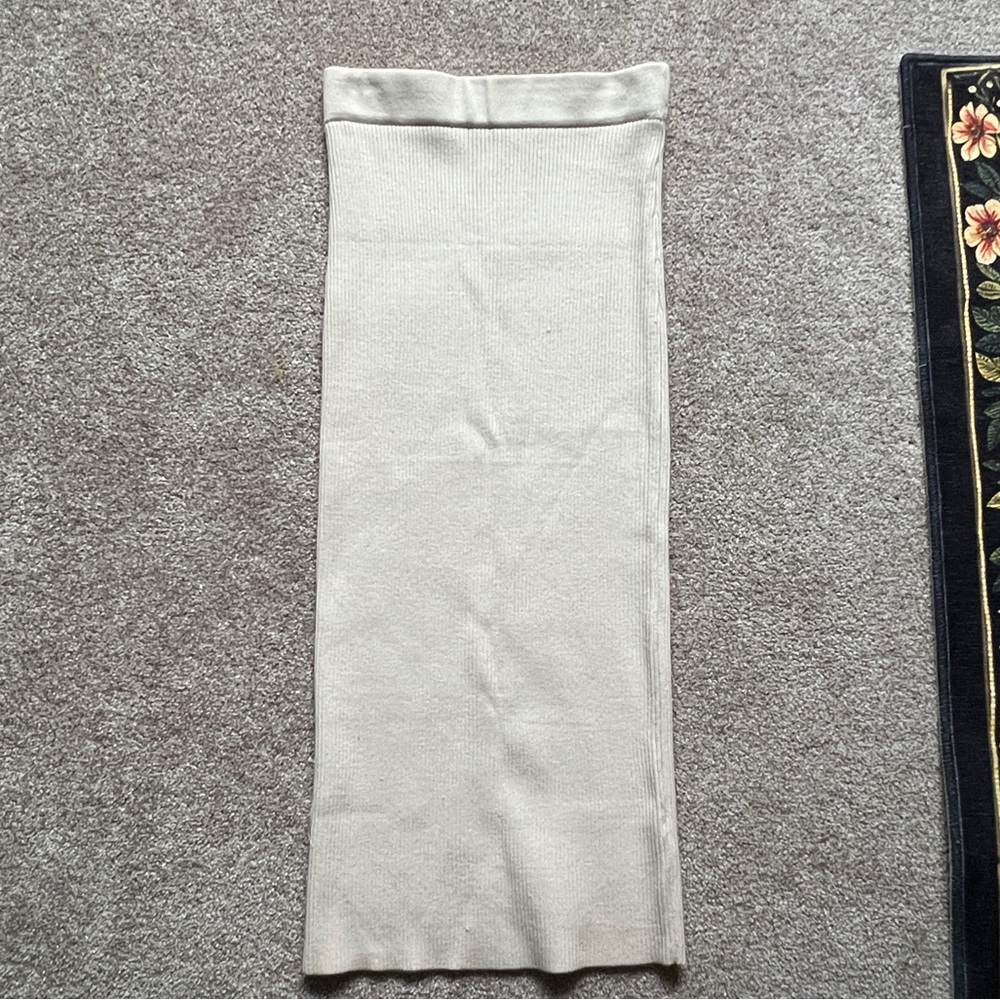 Zara Medium Cream Midi Skirt